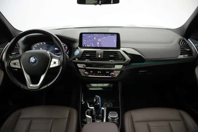 BMW iX3 (2021) thumbnail 2