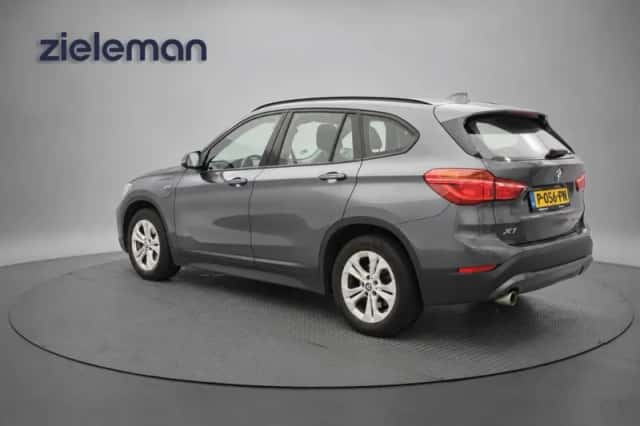 BMW X1 (2022) thumbnail 4