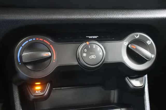 Kia Picanto (2018) thumbnail 5