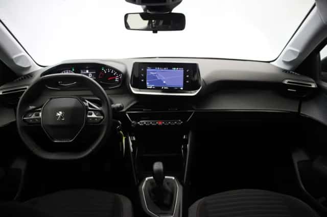 Peugeot 208 (2023) thumbnail 2