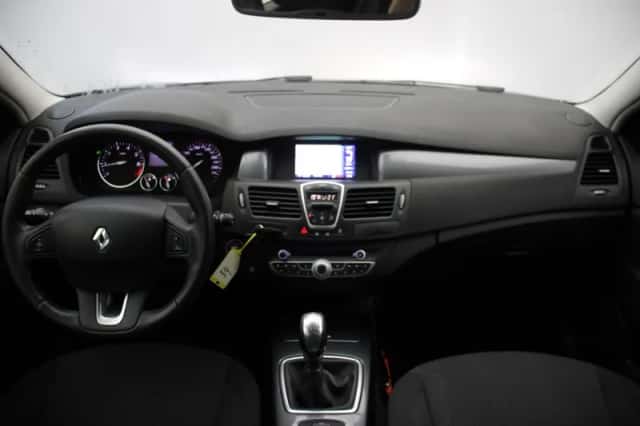 Renault Laguna (2010) thumbnail 2
