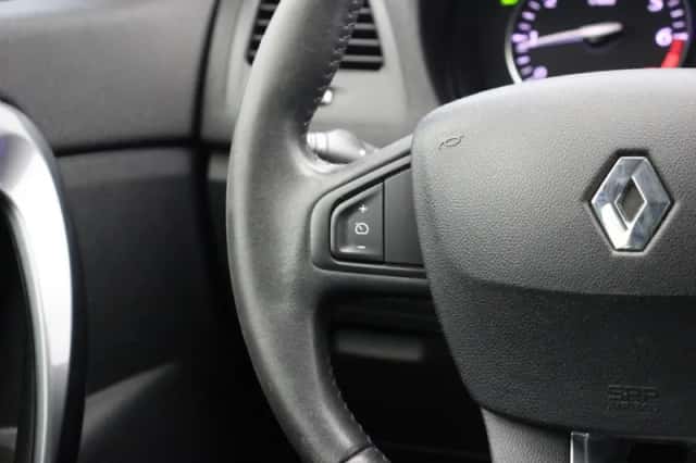 Renault Laguna (2010) thumbnail 6