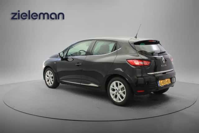 Renault Clio (2019) thumbnail 3