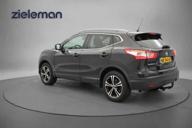 Nissan Qashqai (2017) thumbnail 3