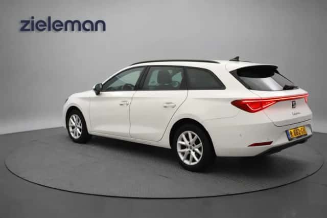 SEAT Leon Sportstourer (2022) thumbnail 3