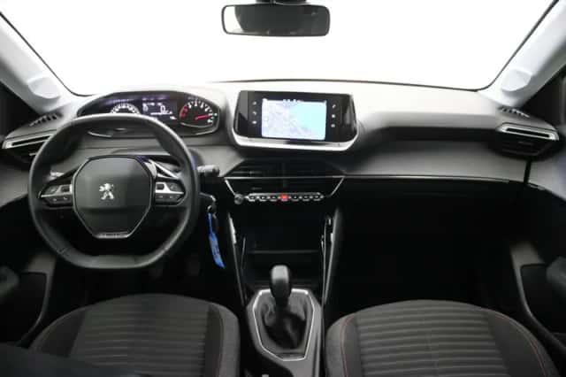 Peugeot 208 (2023) thumbnail 2