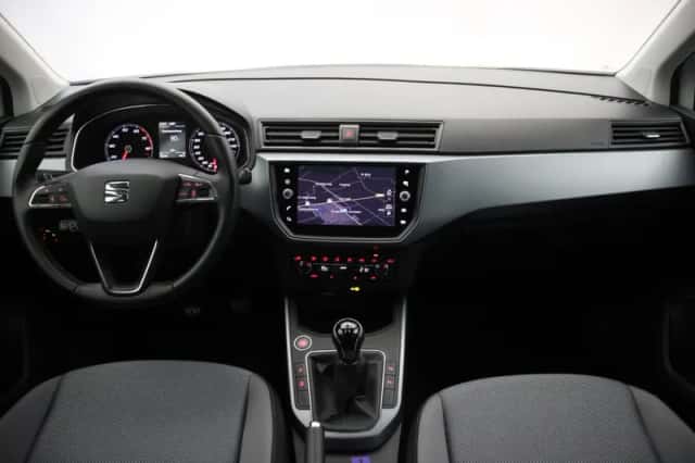 SEAT Arona (2018) thumbnail 2