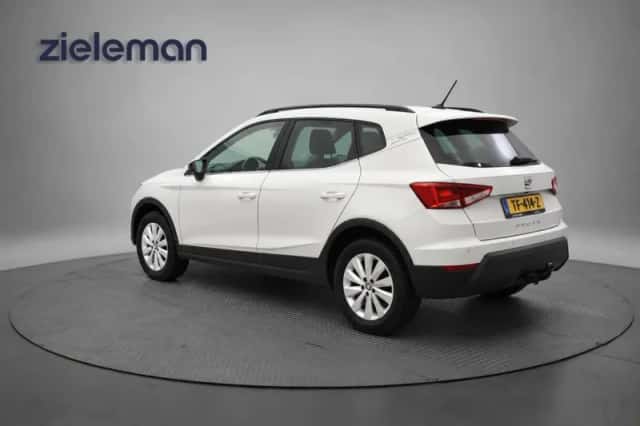 SEAT Arona (2018) thumbnail 3