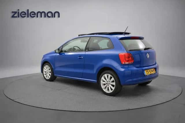 Volkswagen Polo (2011) thumbnail 3