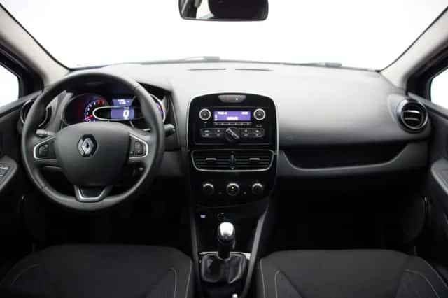 Renault Clio (2018) thumbnail 2