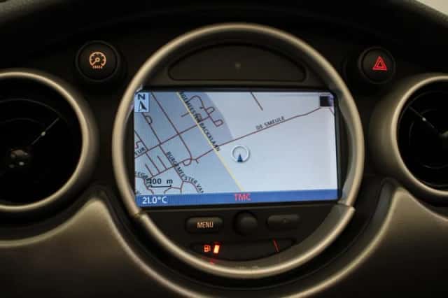 MINI Cabrio (2008) thumbnail 5