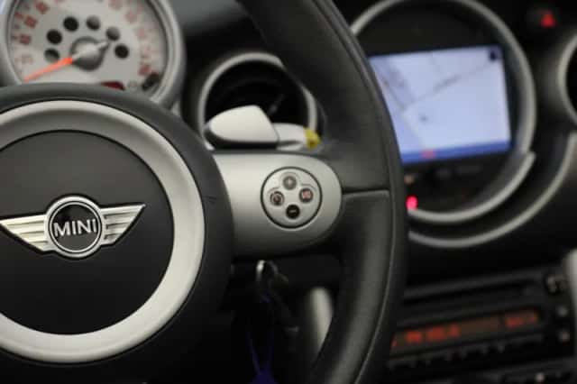 MINI Cabrio (2008) thumbnail 6