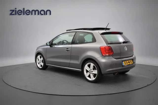 Volkswagen Polo (2011) thumbnail 3