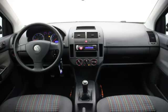 Volkswagen Polo (2008) thumbnail 2