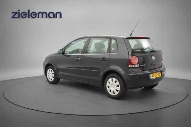 Volkswagen Polo (2008) thumbnail 3