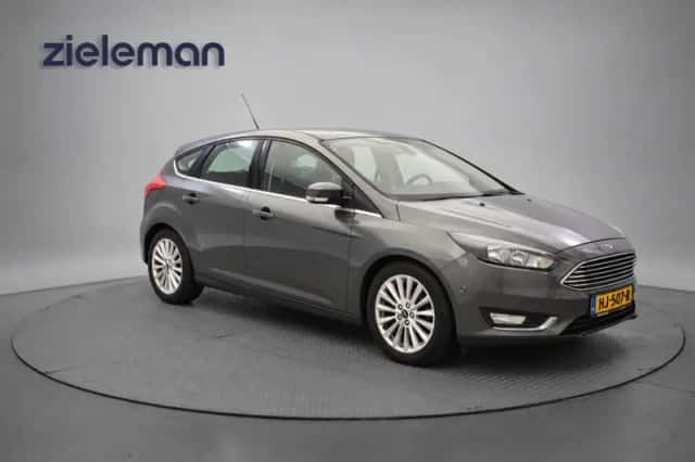 Ford Focus (2015) thumbnail 1