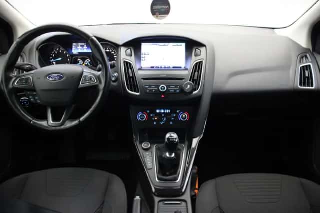 Ford Focus (2015) thumbnail 2