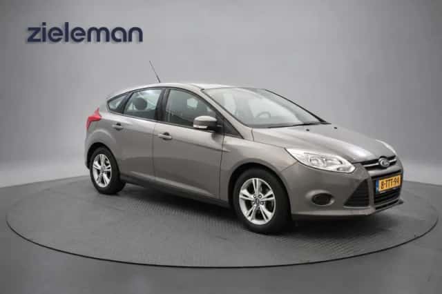 Ford Focus (2014) thumbnail 1