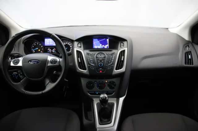 Ford Focus (2014) thumbnail 2
