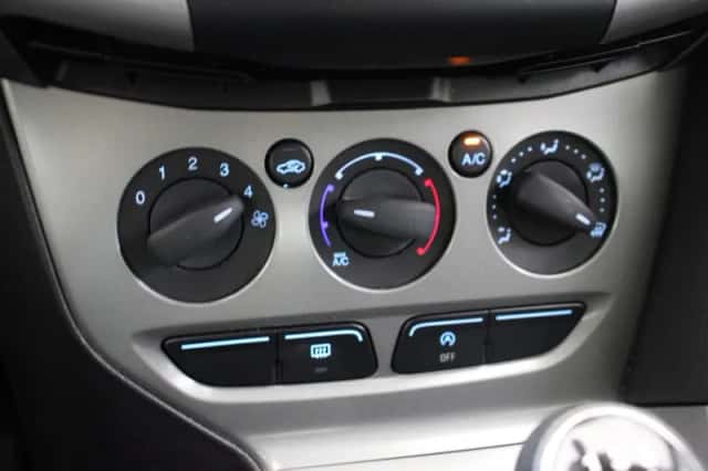Ford Focus (2014) thumbnail 5
