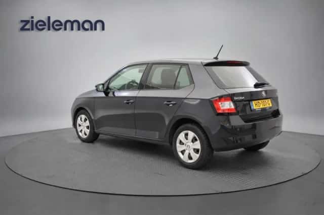 Škoda Fabia (2015) thumbnail 3