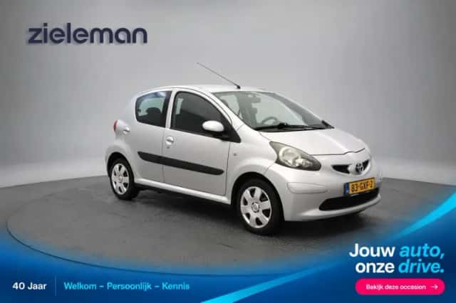 Toyota Aygo (2008) thumbnail 1