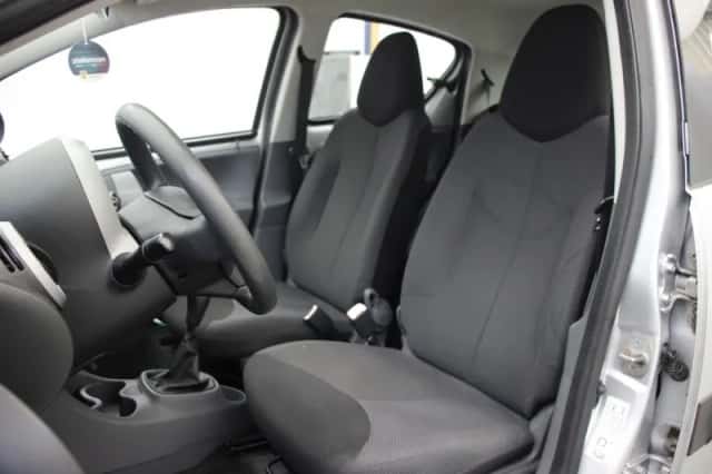 Toyota Aygo (2008) thumbnail 5