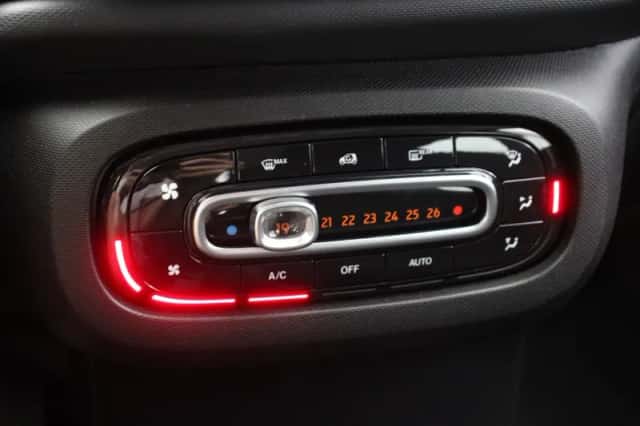 Smart ForFour (2017) thumbnail 5