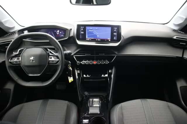 Peugeot 208 (2023) thumbnail 2