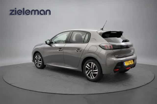 Peugeot 208 (2023) thumbnail 3