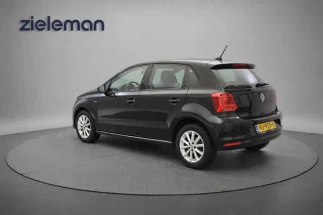 Volkswagen Polo (2016) thumbnail 3