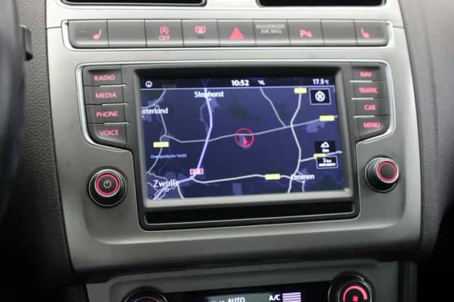 Volkswagen Polo (2016) thumbnail 5