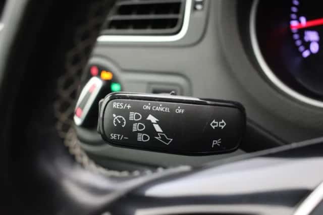 Volkswagen Polo (2016) thumbnail 6