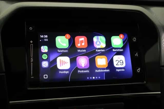 Suzuki Vitara (2016) thumbnail 6