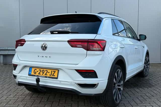 Volkswagen T-Roc (2019) thumbnail 2