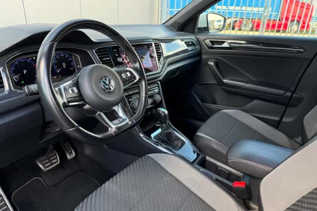 Volkswagen T-Roc (2019) thumbnail 5