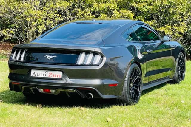 Ford Mustang (2016) thumbnail 6