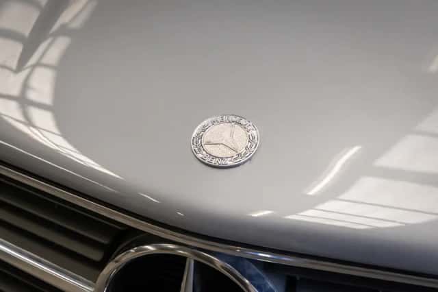 Mercedes-Benz 500-Serie (1982) thumbnail 4
