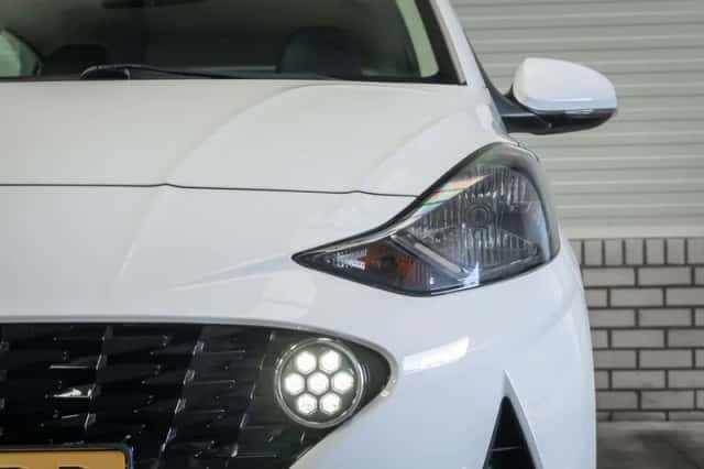 Hyundai i10 (2023) thumbnail 3