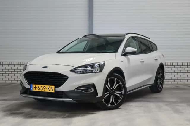 Ford Focus (2020) thumbnail 1