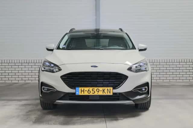 Ford Focus (2020) thumbnail 2