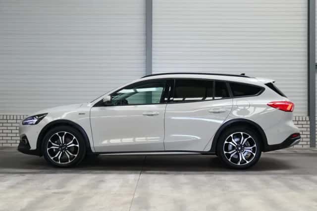 Ford Focus (2020) thumbnail 4