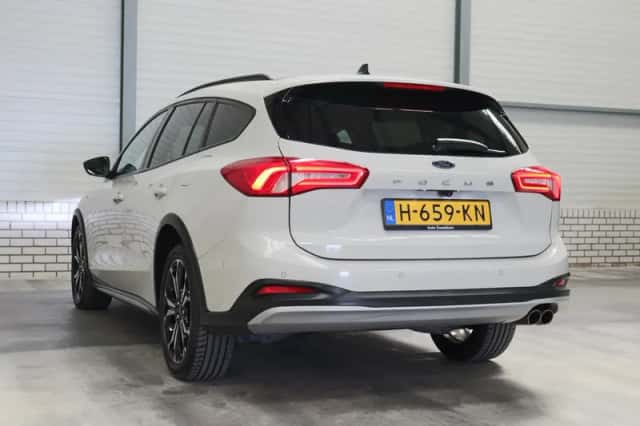 Ford Focus (2020) thumbnail 5