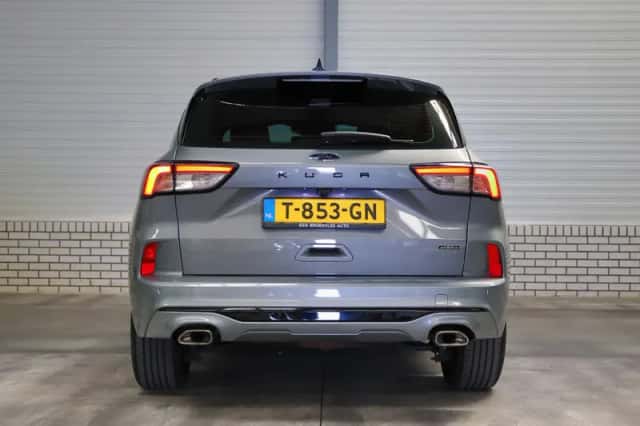 Ford Kuga (2023) thumbnail 5