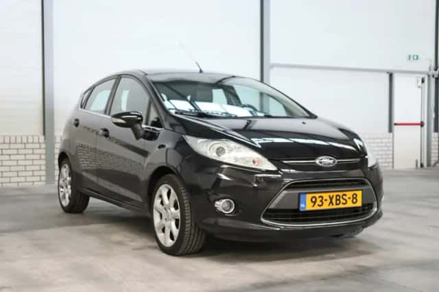 Ford Fiesta (2012) thumbnail 2
