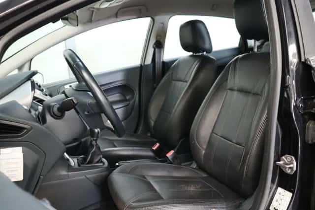 Ford Fiesta (2012) thumbnail 5