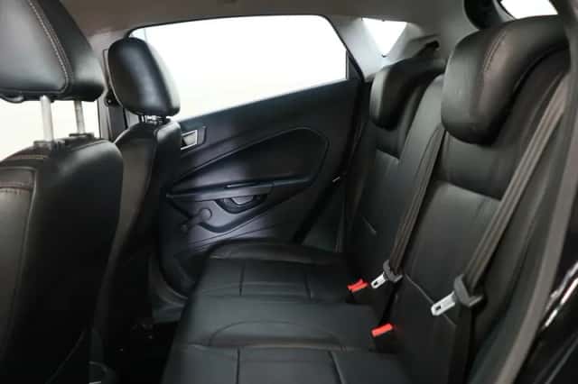 Ford Fiesta (2012) thumbnail 6