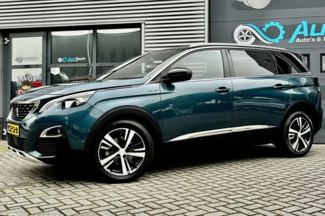 Peugeot 5008 (2018) thumbnail 2