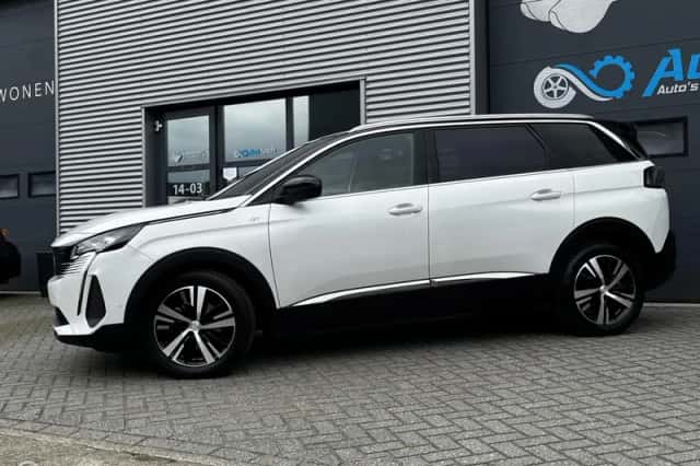 Peugeot 5008 (2021) thumbnail 2