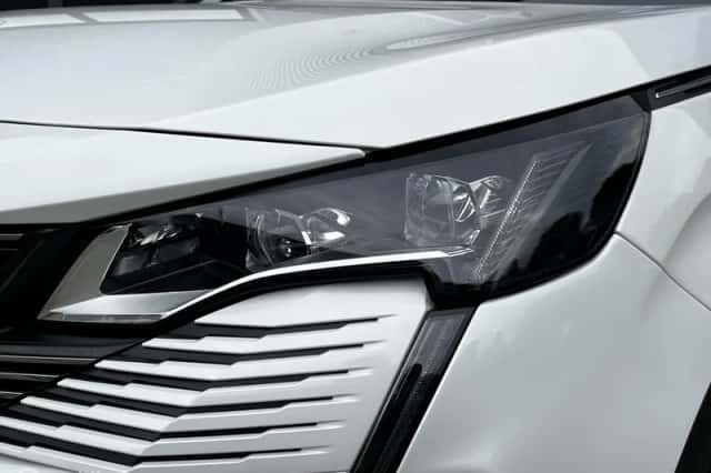 Peugeot 5008 (2021) thumbnail 3